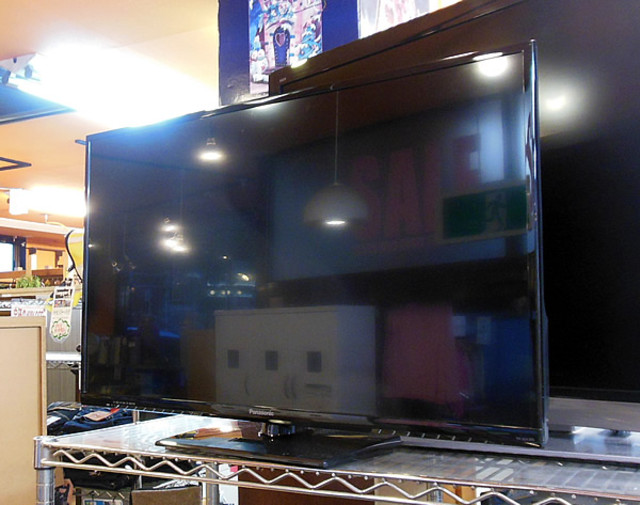 パナソニック　32型液晶テレビ　TH-32A305 IPS
