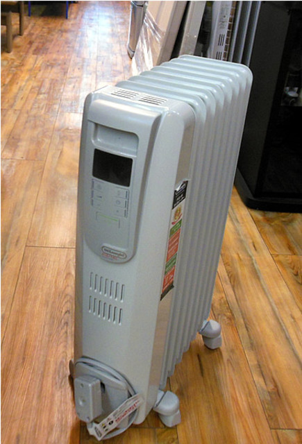 デロンギ オイルヒーター KHD410812-RD 中古 デロンギ オイルヒーター KHD410812 （ その他家電）の買取価格