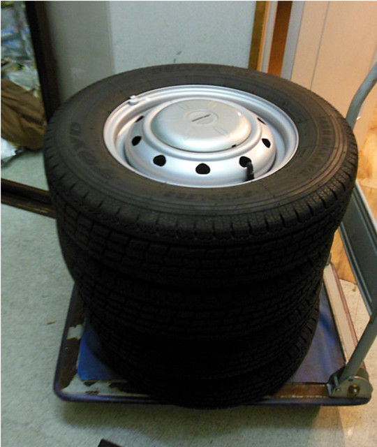 TOYO DELVEX 934 145R12LT 6PR スタッドレス 4本セット （ タイヤ・ホイール）の買取価格 （ID:276463）｜おいくら