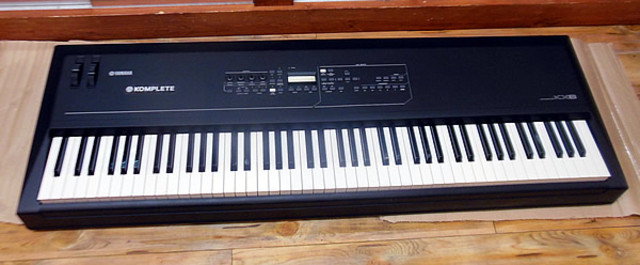 ヤマハ　MIDIキーボード　KX8　