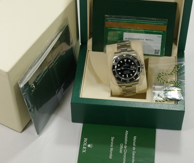 ロレックス rolex サブマリーナデイト ln ランダム 17年製 ロレックス の買取価格 Id おいくら