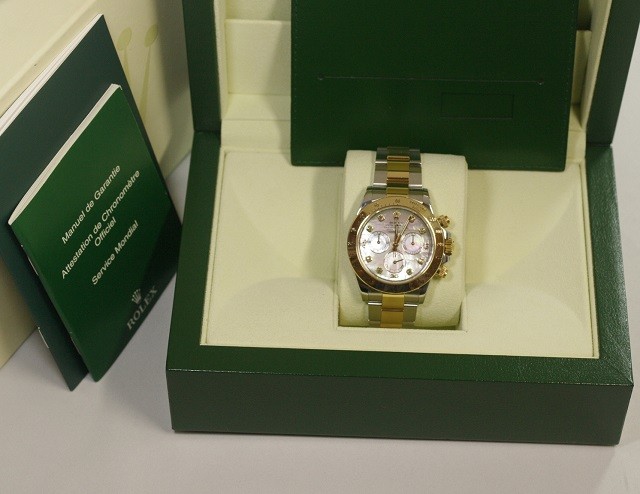 難有 ロレックス ｒｏｌｅｘ コスモグラフデイトナ ng シェルダイヤ文字盤 ランダム番 ロレックス の買取価格 Id 3137 おいくら