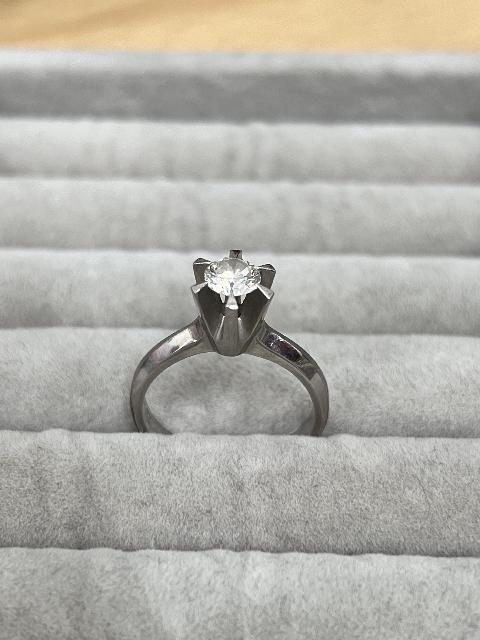 プラチナ pt900 ダイヤモンド リング 指輪 （ ダイヤモンド）の買取 