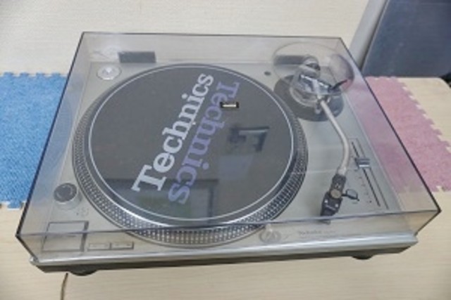 ターンテーブル