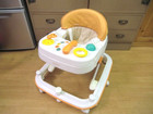 Combi コンビ よちよちキーパー 歩行器 USEDの詳細ページを開く