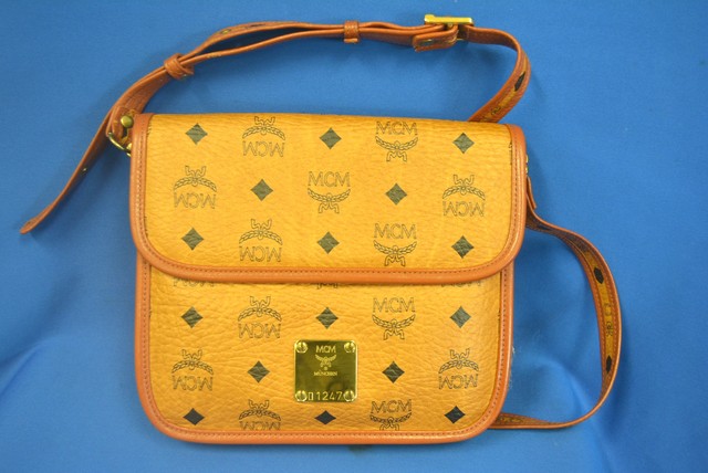 MCM ショルダーバッグ D1247 1108-01 USED