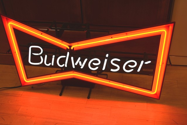 Budweiser バドワイザー ネオンサイン ネオン管（照明・ライト）の買取価格 （ID:224283）｜おいくら