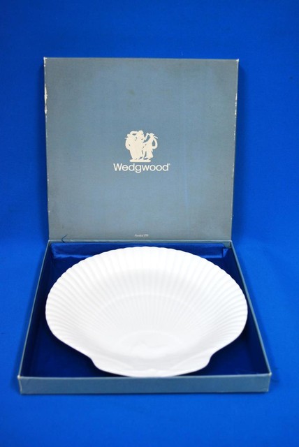 Wedgwood ウェッジウッド 廃盤 黒壺刻印 ノーチラス コレクション Nautilus Col （ 西洋陶磁器）の買取価格  （ID:315729）｜おいくら