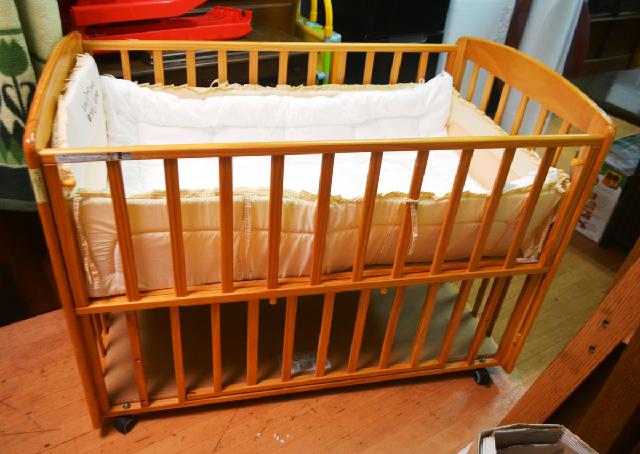 KATOJI カトージ ベビーベッド 下収納付 高さ3段階 ベッドガード付き