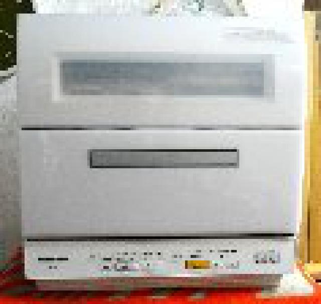 Panasonic パナソニック 食器洗い乾燥機 NP-TR9-W 2017年製 食洗器 中古品 状