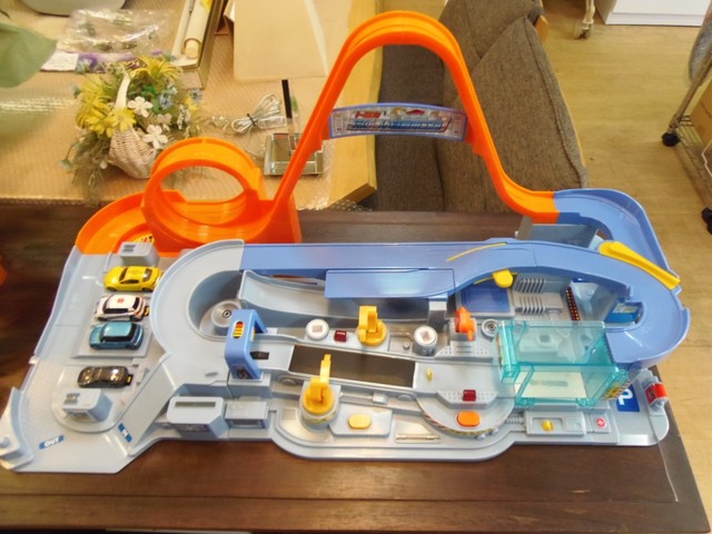 トミカ たのしい自動車工場