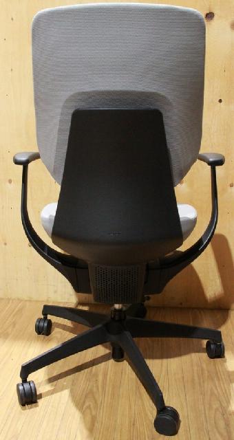 コクヨ ing イング クッションタイプ バーチカルタイプ オフィスチェア ブラック/ソフトグレー