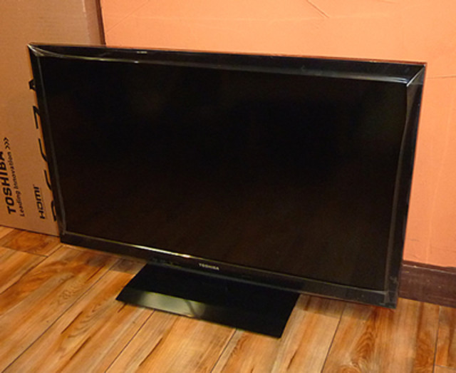 東芝レグザ 32V型デジタルハイビジョン液晶テレビ