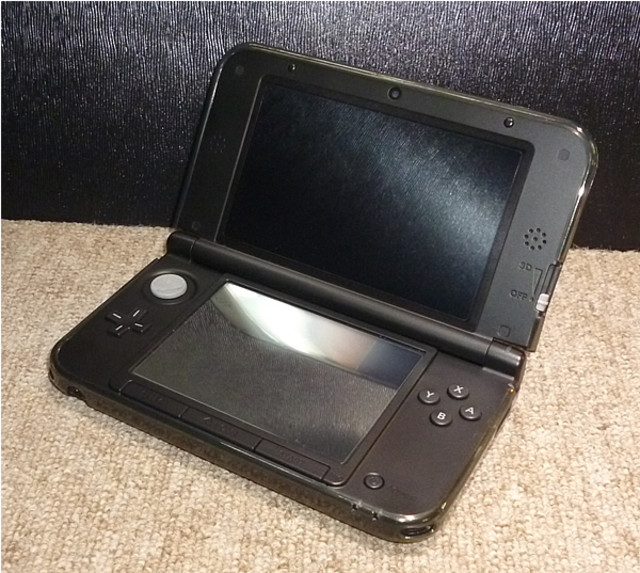 任天堂 ニンテンドー 3DS LL　SPR-001