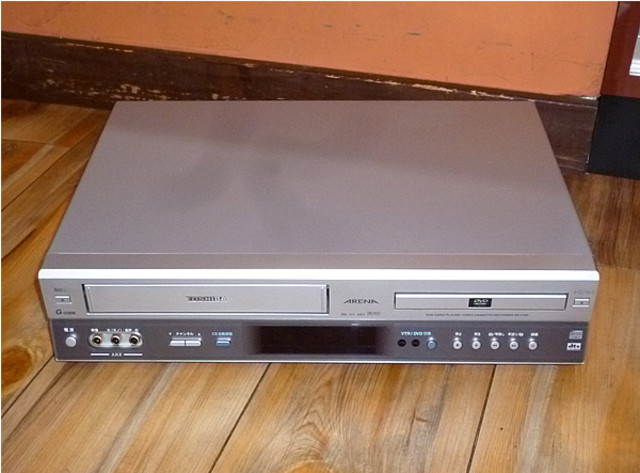 東芝　SD-V190　VHS+DVDデッキ