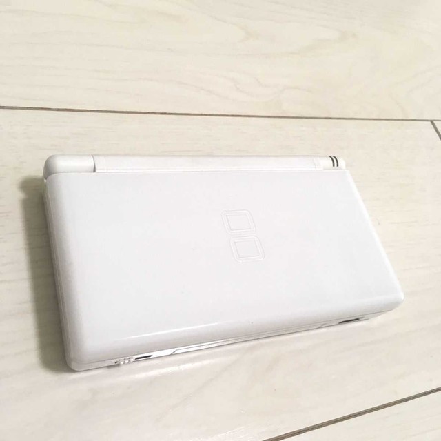 【高額買取No.1への挑戦！モノパーク】Nintendo　DS Lite　クリスタルホワイト