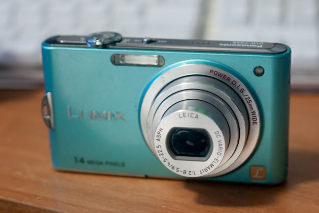  【高額買取No.1への挑戦！モノパーク】LUMIX デジカメ フローラルブルー
