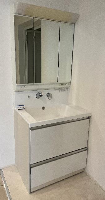 洗面化粧台 鏡 収納 コンセント付