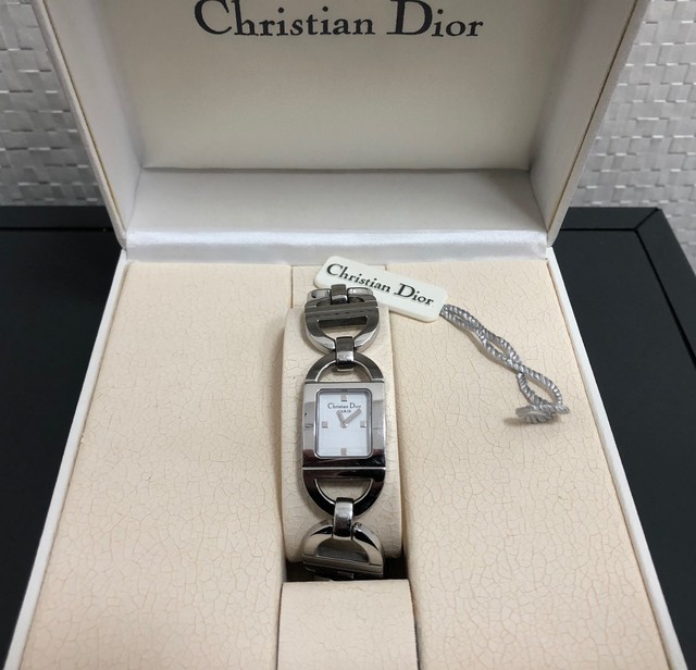 Dior　クォーツ