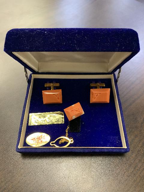 本珊瑚 カフス （ その他ジュエリー）の買取価格 （ID:665205）｜おいくら