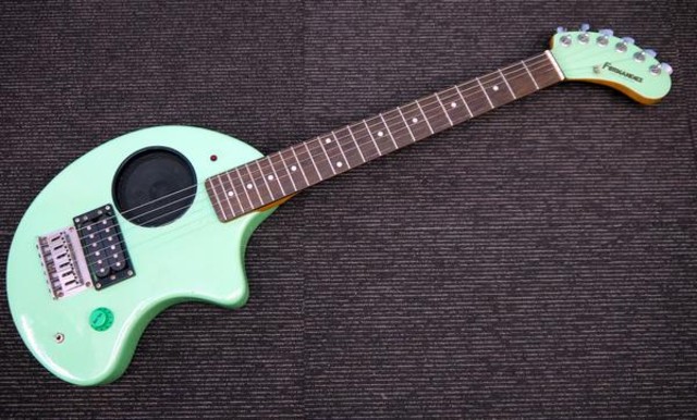FERNANDES フェルナンデス アンプスピーカー内臓