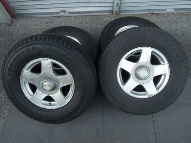 ランクル スタッドレス タイヤ・ホイールセット 275/70R16 114Q 