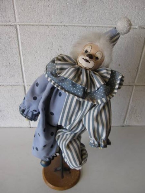 ピエロの置物