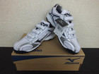Mizuno ミズノ ブライトトレーナー 25.5cmの詳細ページを開く