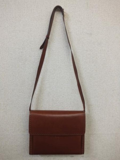 Ferragamo フェラガモ パンチングレザー ショルダーバッグ