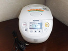 象印 ZOJIRUSHI NS-UB05 マイコン炊飯ジャー 3合炊きの詳細ページを開く