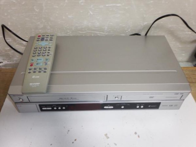 SHARP DV-GH750 VHSビデオ一体型DVDプレイヤー （ DVDプレーヤー）の