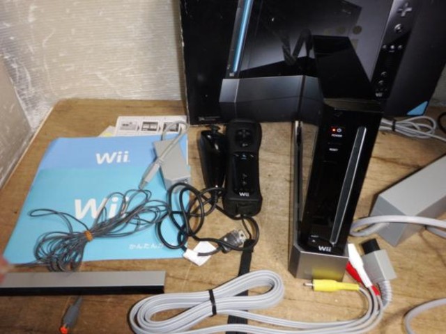 NINTENDO 任天堂 RVL-001 Wii 本体一式 ウィー （ Wii本体）の買取価格