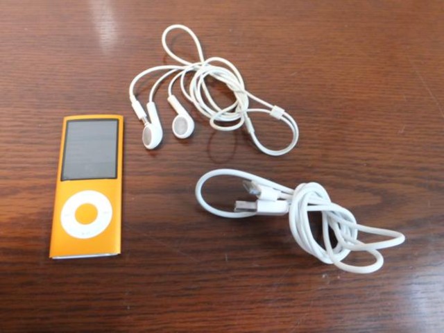 アップル Apple iPod nano A1285 8GB MB742J/A 第4世代 オレンジ