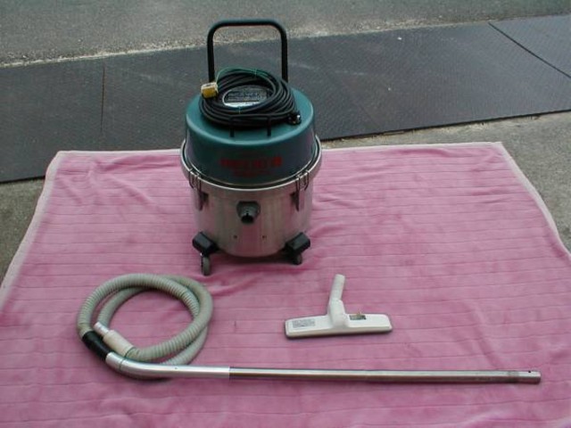 業務用ウェットバキューム