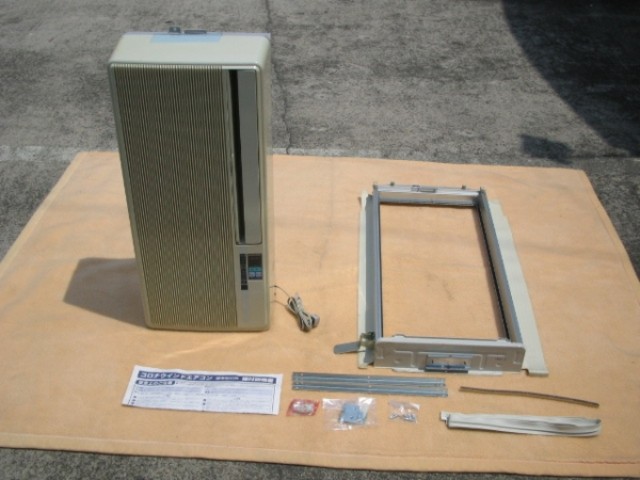 ウインド形冷房専用エアコン