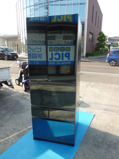 東芝　551L・フレンチドア冷蔵庫　VEGETA 