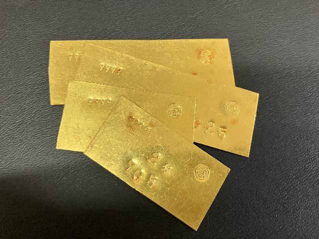 金買取　純金プレート買取　インゴット買取　プラチナ買取　ダイヤモンド買取　おたからや箕面店