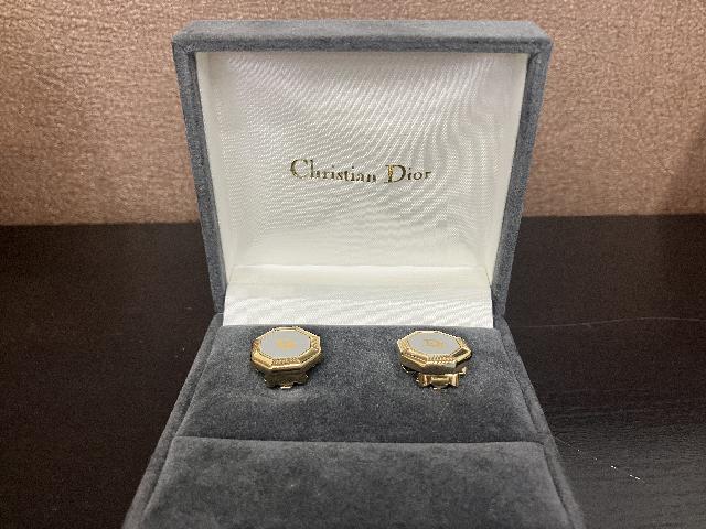クリスチャンディオール買取　カフスボタン買取　アクセサリー買取　遺品整理　買取箕面　おたからや箕面店