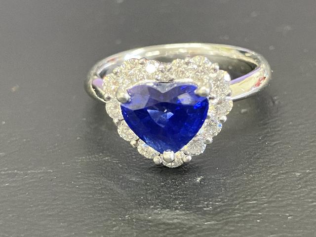 サファイア買取　宝石買取　金買取　プラチナ買取　アクセサリー買取　買取箕面　おたからや箕面店