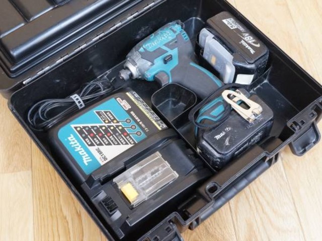 マキタ 充電式インパクトドライバ