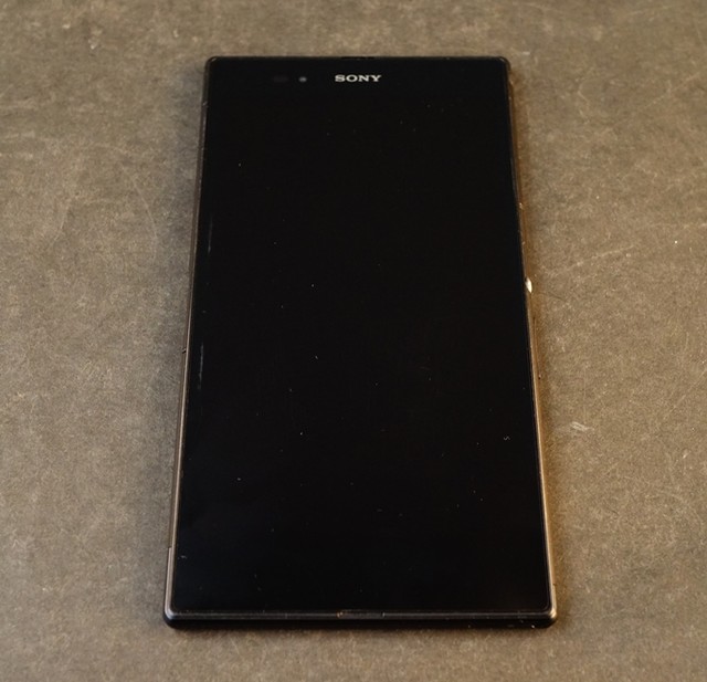 au XPERIA Z Ultra SOL24 ブラック 判定× SONY スマホ・携帯