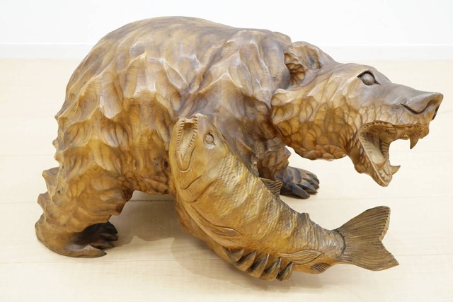 刊峰作 木彫りの熊 置物 木製 彫刻 高さ34cm （ 民芸品）の買取価格
