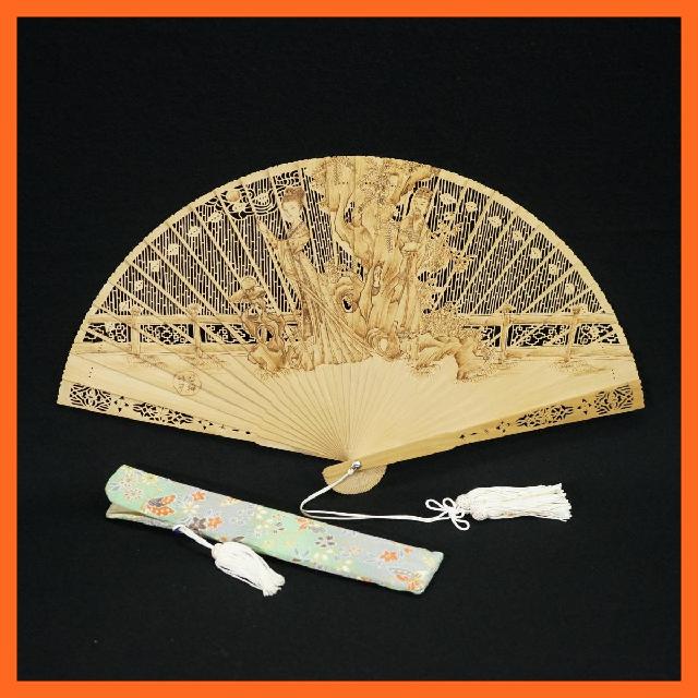 扇 透かし彫り 扇子 貂蝉拝月 貴妃酔酒 中国 扇子袋付き 木彫り