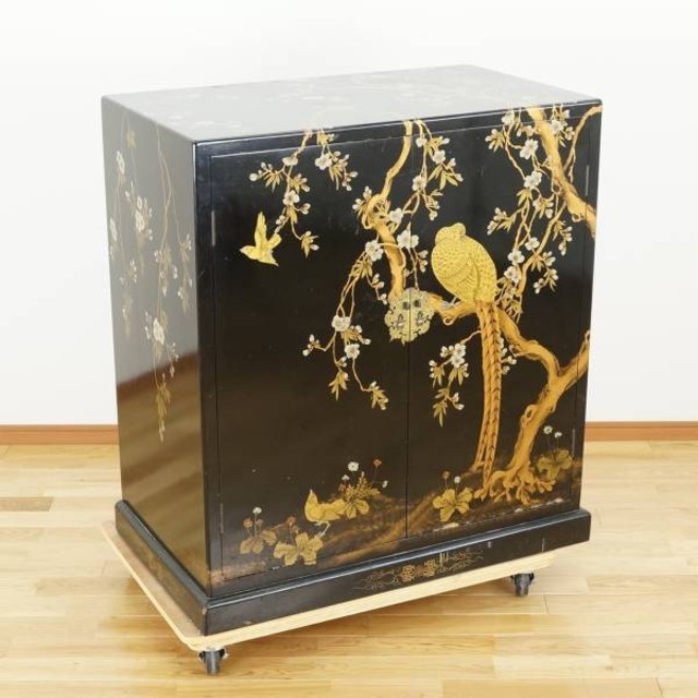 アンティーク　タンス　漆塗り　蒔絵　骨董家具　小タンス　飾り棚　木箱 アンティーク タンス 漆塗り 蒔絵 骨董家具 小タンス 飾り棚 木箱