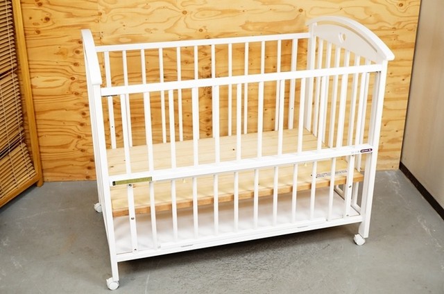 サワベビー ベビーベッド A型 ファミーユ ホワイト （ ベビー用品）の  