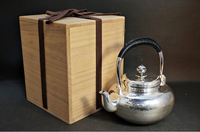 純銀製 羽原一陽作 鎚目 南鐐湯瓶 湯沸 共箱