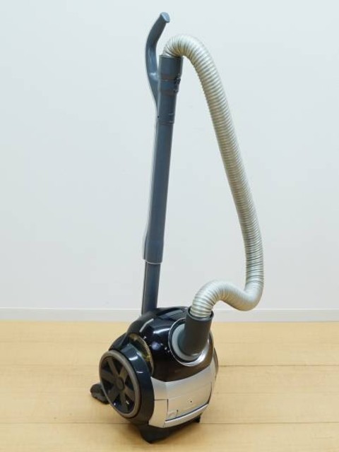東芝 TOSHIBA サイクロン掃除機 VC-CY200D 2009年 （ 掃除機）の買取 
