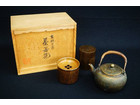 黄銅宣徳 茶器揃 急須 茶筒 茶こぼし 茶道具の詳細ページを開く