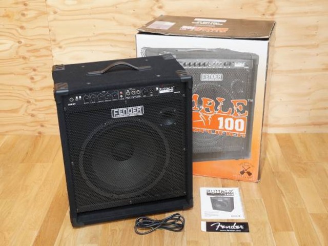Fender ベースアンプPR559