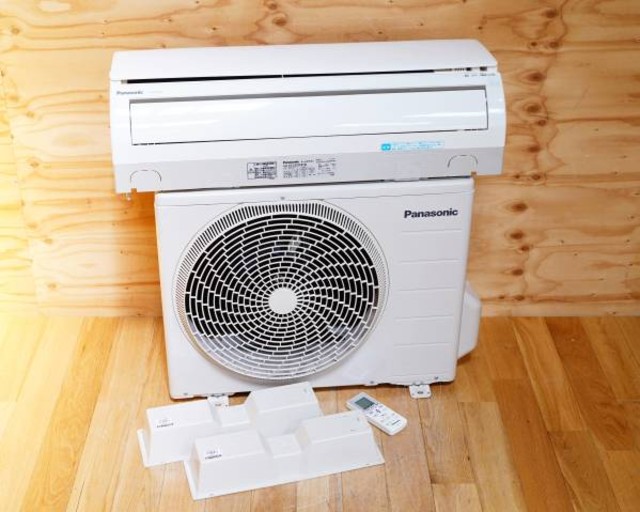 パナソニック ルームエアコン 2.2kW CS-222CFR    